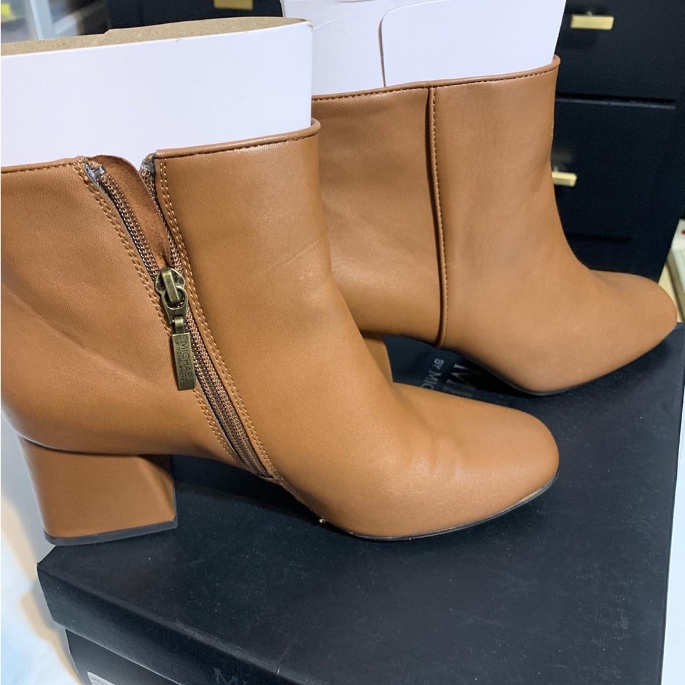 Michael by Michael Shannon Tan/Cognac Leather Booties/Ankle Boots Size 8.5